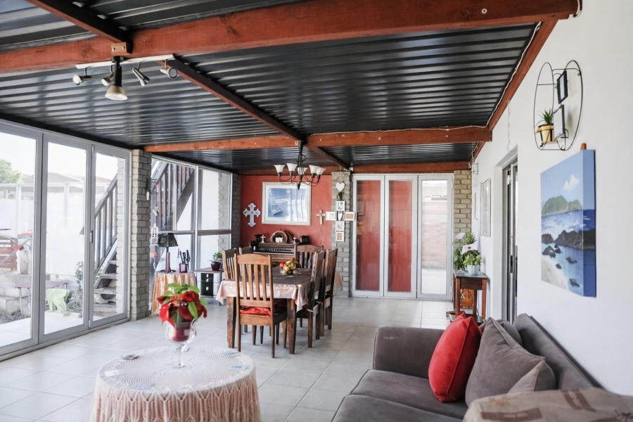 5 Bedroom Property for Sale in McDougall